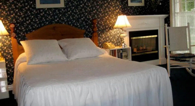 Run of House Canterbury Inn
