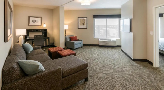 Люкс с 2 комнатами Staybridge Suites Saskatoon - University by IHG