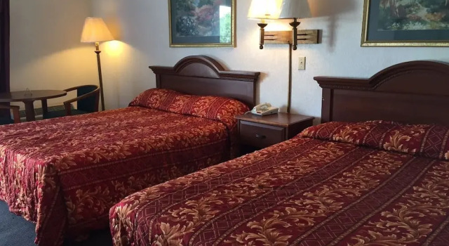 Четырёхместный номер Standard Ashburn Inn & RV Park