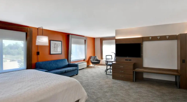 Двухместный люкс Deluxe Holiday Inn Express Hotel & Suites Anderson I-85 - HWY 76, Exit 19B by IHG