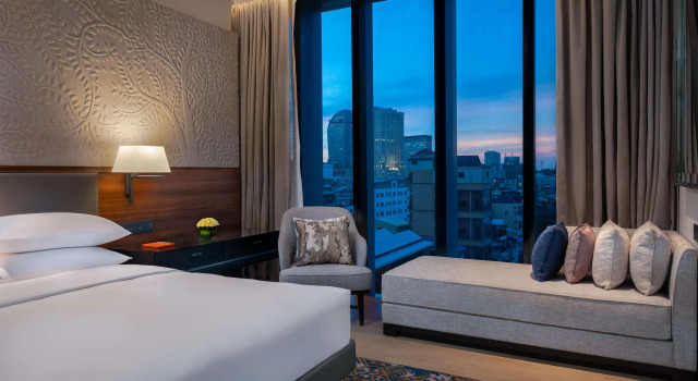 Люкс Royal с 2 комнатами Hyatt Regency Phnom Penh