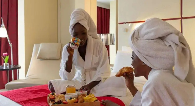 Двухместный номер Deluxe с балконом Pullman Kinshasa Grand Hotel
