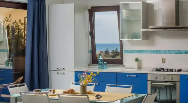 Апартаменты Spacious 3bdr Sea View Apartment Next to the Beach