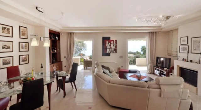 Villa Iris