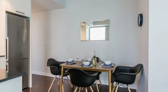 12 York St Condo - Financial District