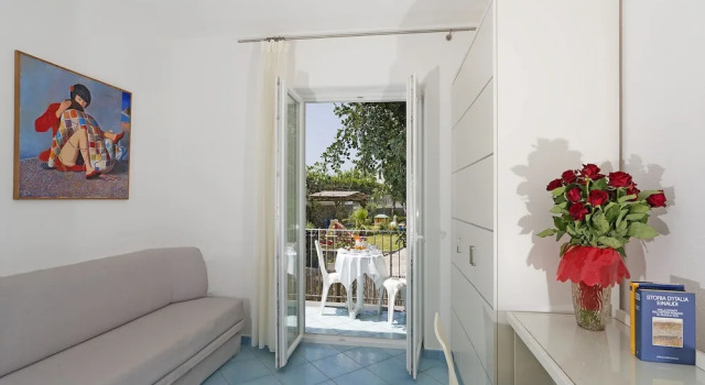 Room in B&B - Ischia, 1 Relaxing Doubles Hotel Imperamare