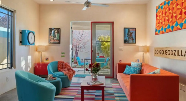 Коттедж с 2 комнатами Casa Godzilla - Atomic Style in the Heart of Santa Fe