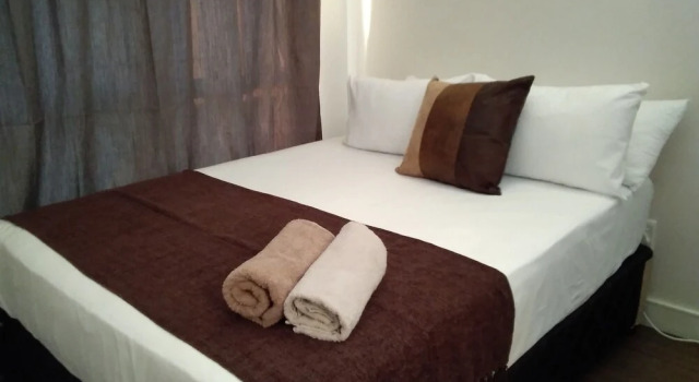 Doga's Place, Boek Hotel Sandton 