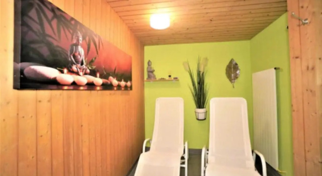 Lovely 1-bedroom vacation studio apartment with pool and sauna, Book Apartment Laax 
