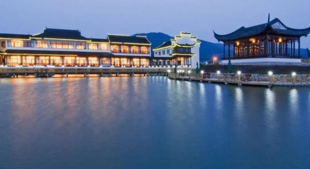 Luxiang Gucun Holiday Hotel, Book Hotel Hoteller i Suzhou med parkering, Parkering