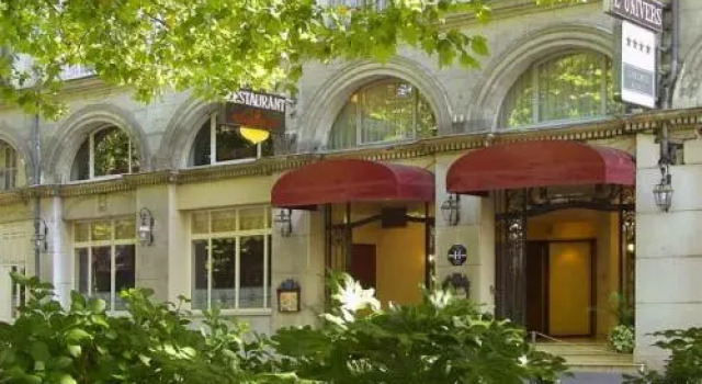 Одноместный номер Comfort Hôtel & SPA Oceania LUnivers Tours