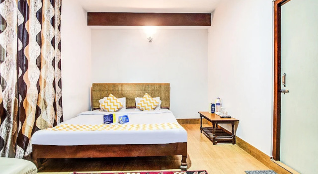 Номер Deluxe FabExpress Parasol Residency