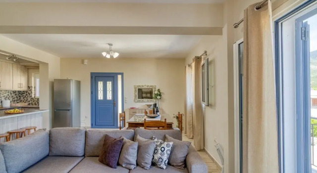 Aggelos Cozy Apartment few min From sea