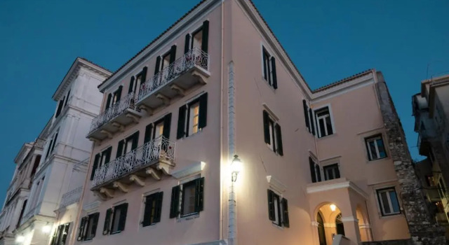 The Corcyraean Luxury Seafront House & Yard