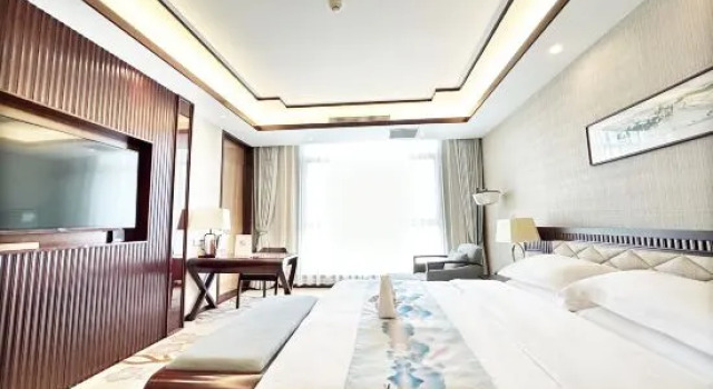 Люкс Deluxe Holiday Inn Wuyuan Huazhong