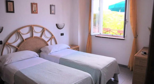 Villa Raffaela B&B, Забронировать Отель «постель и завтрак» Отели в центре Лакко-Амено с завтраком, отели в центре Лакко-Амено с завтраком