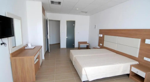 Семейный номер Standard с балконом Royal Bay Suites