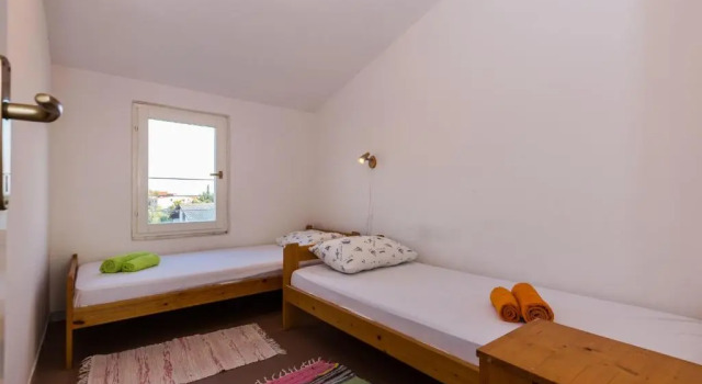 Apartments Krizmanić