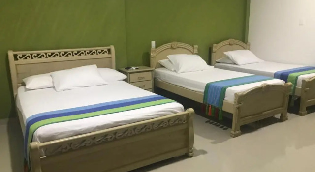 Четырёхместный номер Standard Hotel Emerawaa