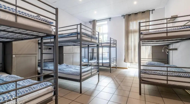 Кровать в общем номере Hostel Katowice Centrum