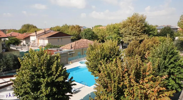 Трёхместный номер Standard Hotel Paris Resort