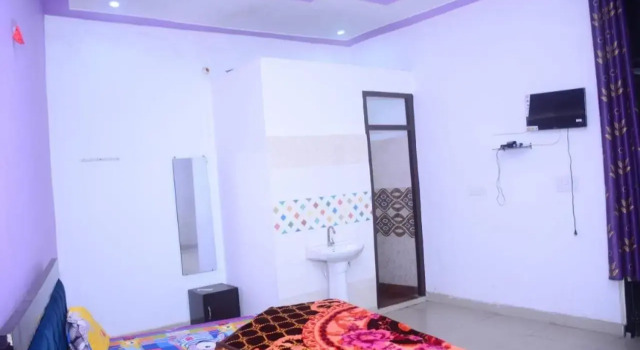 OYO 89044 Raa Inn Room