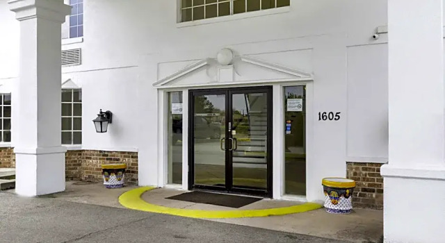 Travelodge by Wyndham LaFayette, Забронировать Отель Отели Лафайетт с бассейном, рядом с Dorsey Park, Бассейн