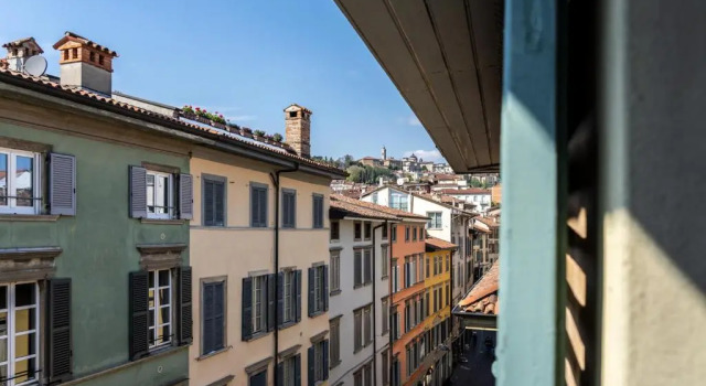 Centro storico · Leonardo House, Забронировать Апартаменты/квартира Отели Бергамо с парковкой, рядом с Городской археологический музей, Парковка