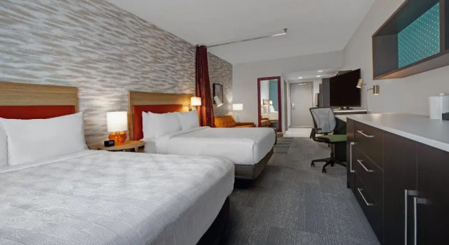 Четырёхместная студия Home2 Suites By Hilton Milwaukee Downtown