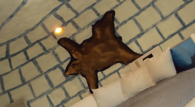 Red Carpet Inn & FantaSuite Hotel