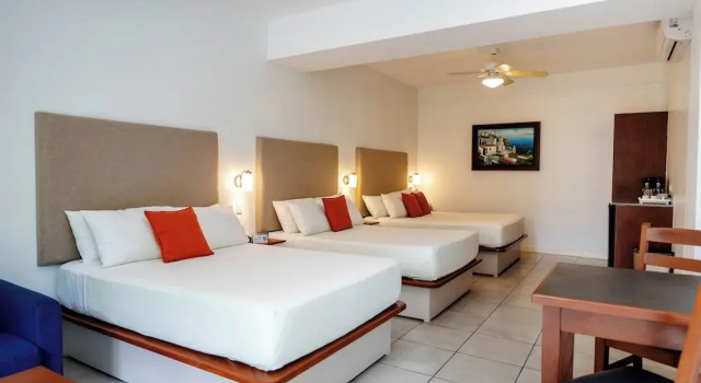 Номер Standard Дуплекс с видом на бассейн Boca Olas Resort Villas