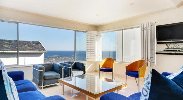 Апартаменты Luxury Townhouse with Ocean and Mountain Views