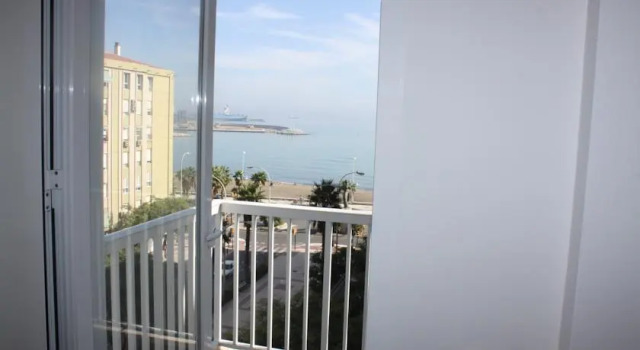 Volvoreta Beach, Забронировать Апартаменты/квартира Карретера-де-Кадис Малага, рядом с Здание Табакалера