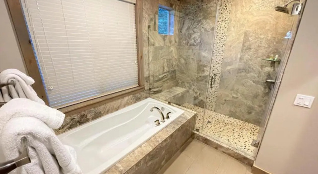 Коттедж Saint Bernard - INCREDIBLE MOUNTAIN GETAWAY HOT TUB GAME ROOM GAS BBQ L2 EV CONNECTION TAHOE