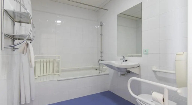 Кровать в общем номере Albergue Inturjoven Jaen