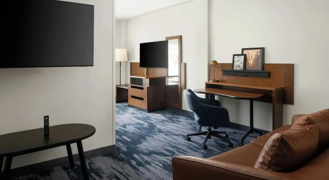 Студия SpringHill Suites by Marriott Newark International Airport