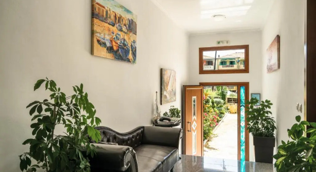Апартаменты Emily Apartments