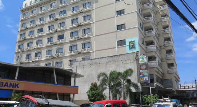Hotel Essencia, Забронировать Отель Думагете Negros Oriental, рядом с Бульвар Рисаль
