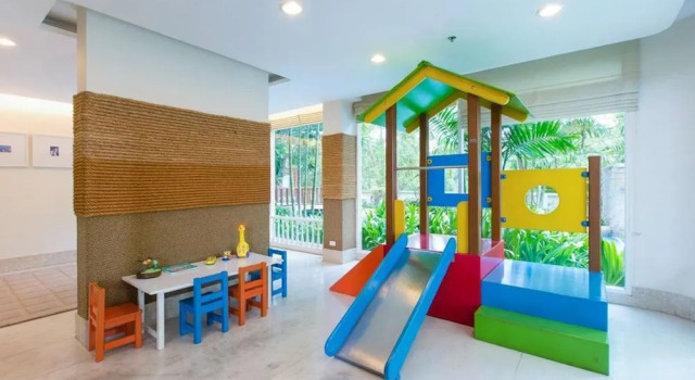 Baan San Ploen Condominium by Renvio