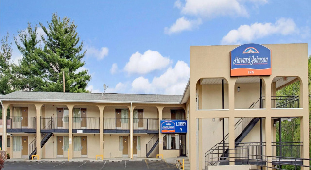 Двухместный номер Standard Howard Johnson by Wyndham College Park