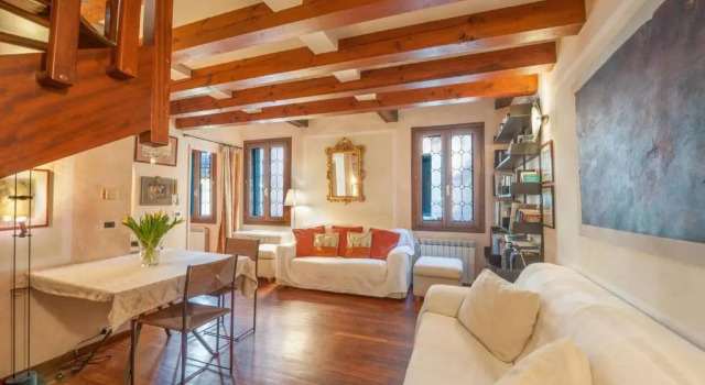 Апартаменты Ca' delle Pizzocchere, a perfect spot in San Marco, sleep 8