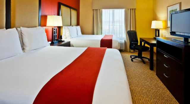 Четырёхместный номер Standard Holiday Inn Express Nashville-Opryland by IHG