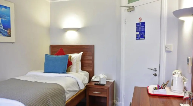 Одноместный номер Standard Royal Oxford Hotel
