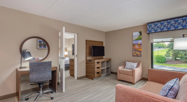 Люкс Hampton Inn Harrisburg-East/Hershey
