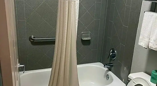 Номер Standard Days Inn by Wyndham Savannah