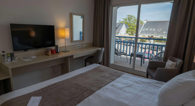Двухместный номер Comfort с балконом Best Western Plus Le Roof Vannes Bord de Mer