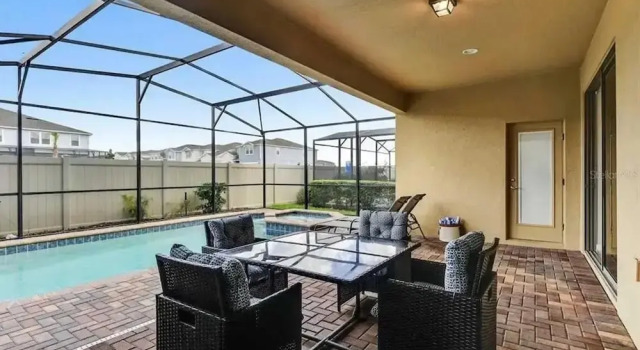 Коттедж Gorgeous 5Bd w Private Pool Windsor Westside 8893