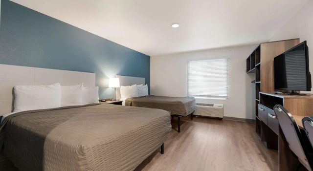 Четырёхместный номер Standard WoodSpring Suites Phoenix-Deer Valley