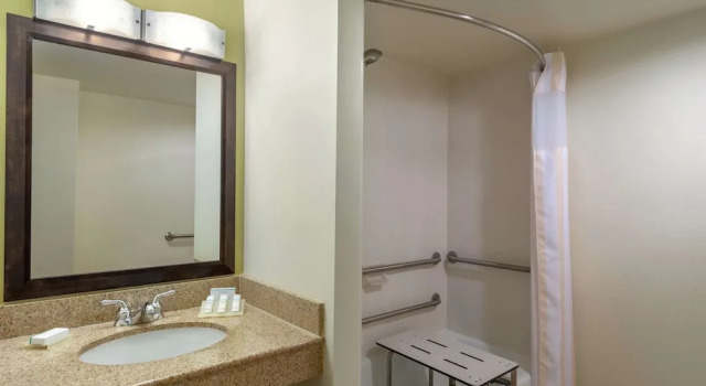 Полулюкс Accessible Hilton Garden Inn Orlando East - UCF Area