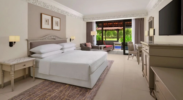 Двухместный номер Deluxe с балконом и с видом на сад Mustika Yogyakarta Resort and Spa